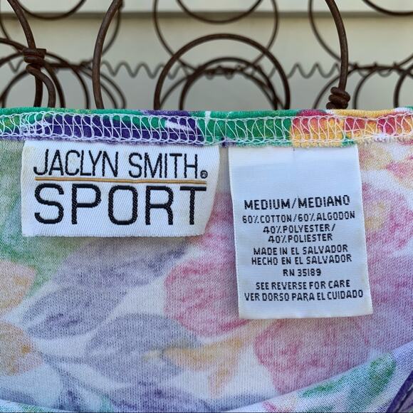 Vintage 90s Jaclyn Smith all over floral T-shirt MEDIUM - Picture 2 of 3